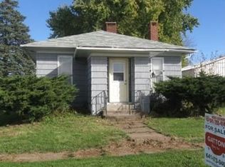419 N Main St, Sigourney, IA 52591