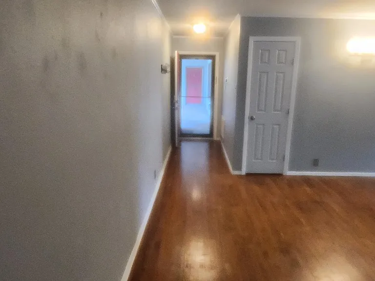 5042 N Hall St — Photo 31