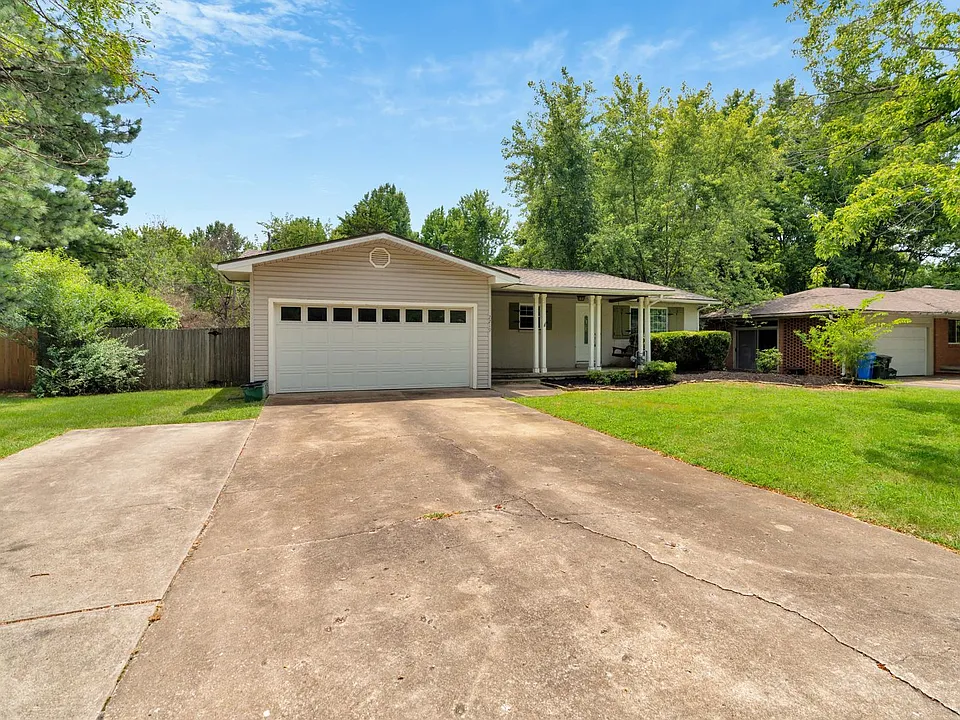 2219 W Ora Dr
