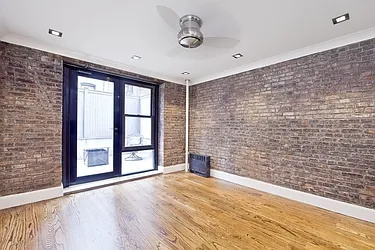 Rented by R New York