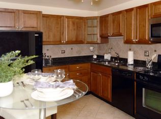 700 W Rand Rd APT A405, Arlington Heights, IL 60004