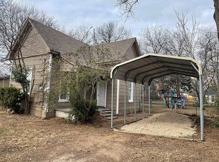 106 Monroe St, Cleburne, TX 76033