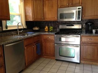 169 Charles Dr, Tewksbury, MA 01876