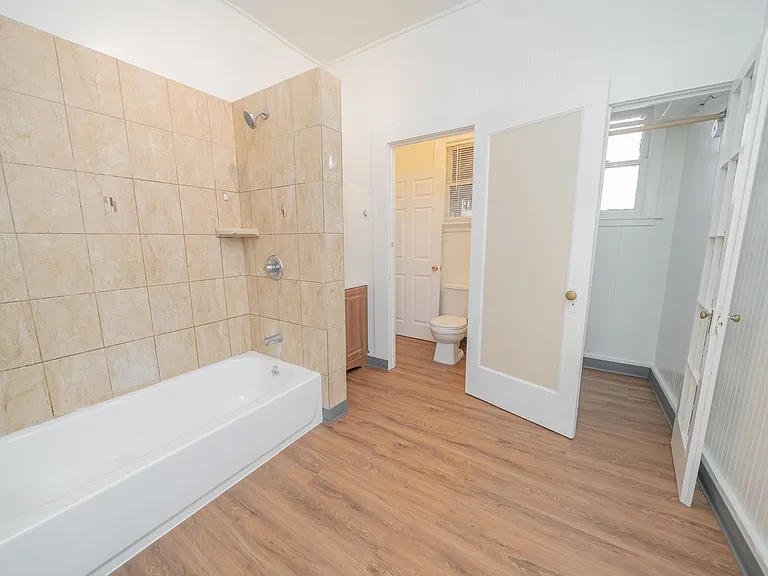 38 Glen Avenue — Photo 15