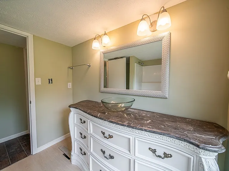 70 Shephard Dr — Photo 10