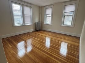 15 Barrows St