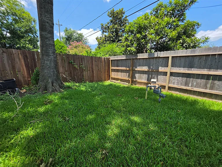 7334 Darnell St — Photo 16