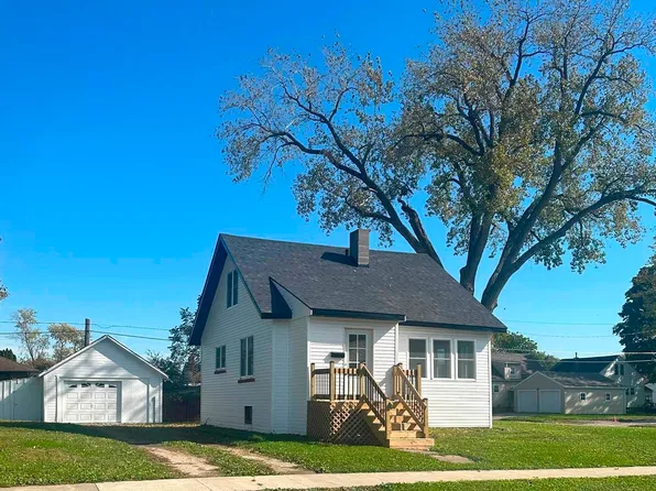 204 Carson Ave, Iowa Falls, IA 50126