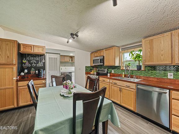5th image of 115 Grey Dove Ln