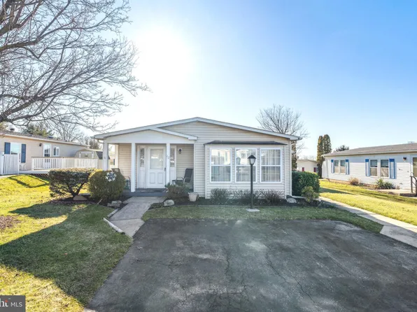 42 Bentwood Cir, Harleysville, PA 19438