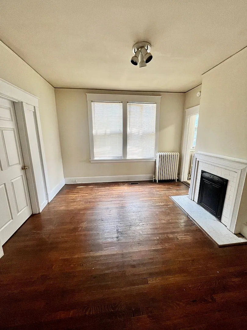 3310 Barton Ave — Photo 4