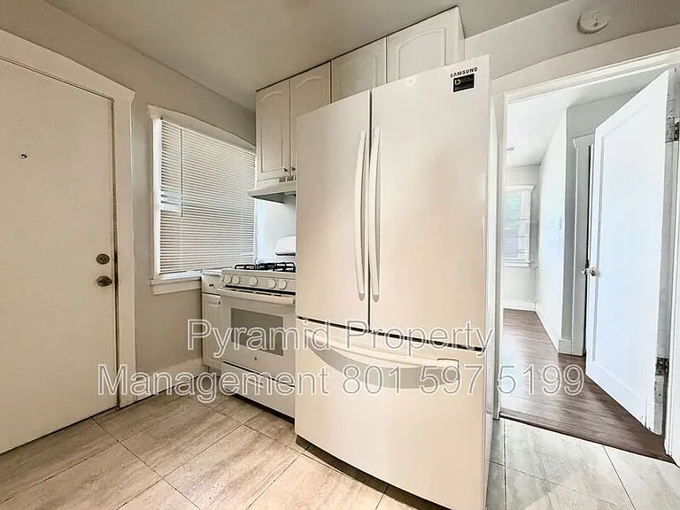 179-181 E Yale Ave — Photo 8