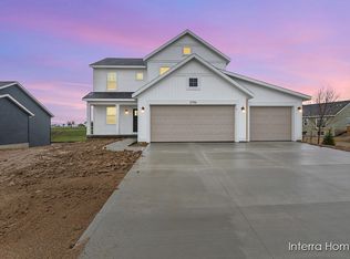 3796 Waterton Dr, Grandville, MI 49418