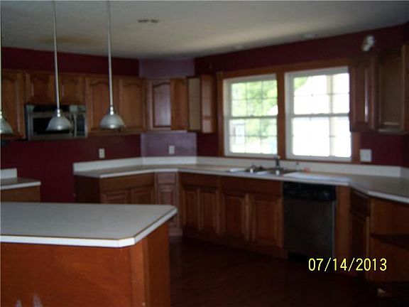 3rd image of 13861 Crescent Cove Ave NE