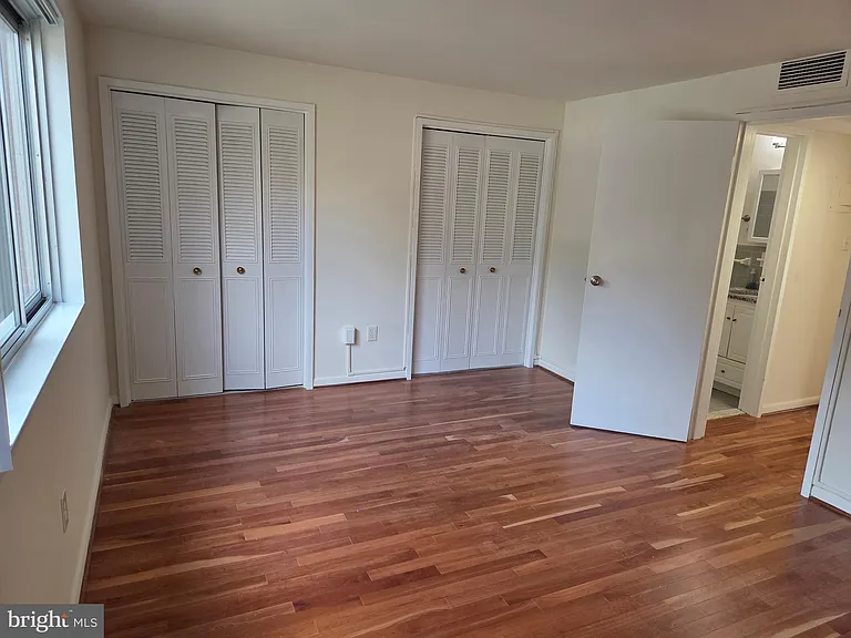 10432 Rockville Pike #301 — Photo 14