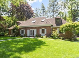 12 Longview Rd, Port Washington, NY 11050