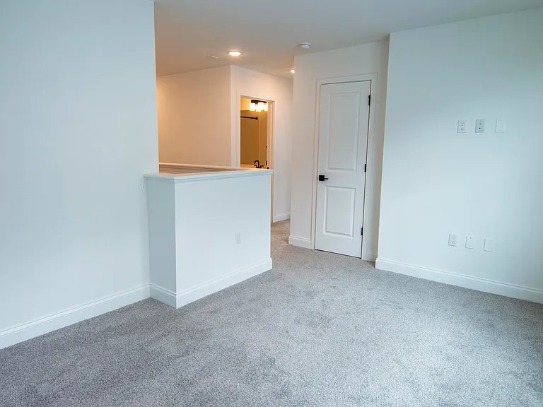 171 SE Birch Ter — Photo 17