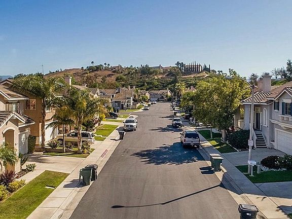 Mira Valle St neighborhood