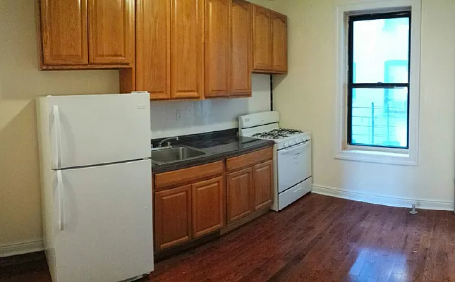 Rented by Mendy Realty Inc | media 27