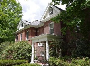 61 Crescent St APT 3, Northampton, MA 01060