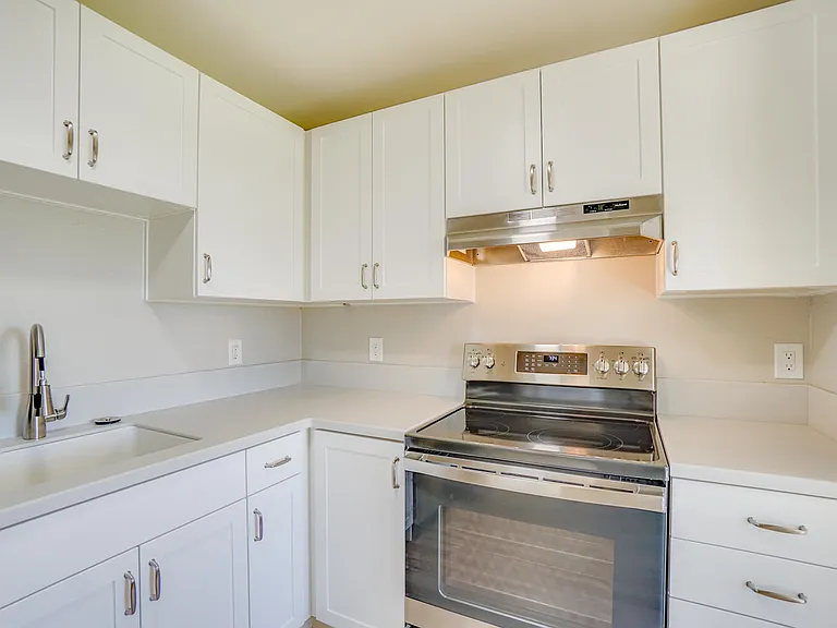 2100-2106 E 5th St #2102 — Photo 10