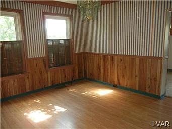 3rd image of 317 Crest Ave