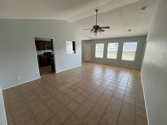 3rd image of 2103 E Concord Pl