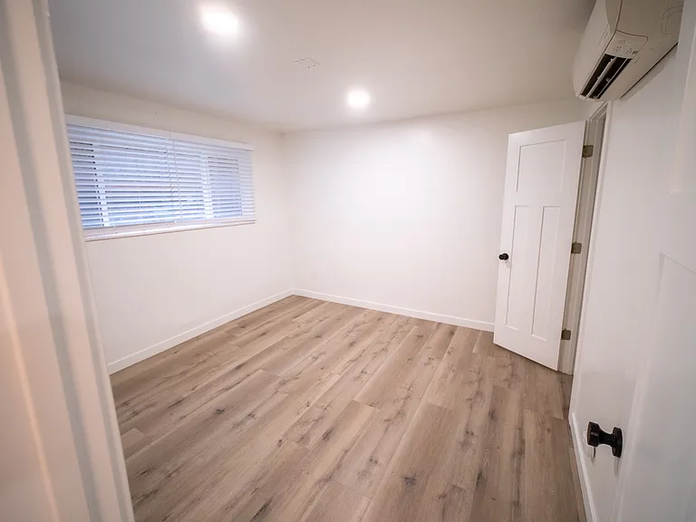 328 E 2nd Ave #6 — Photo 10