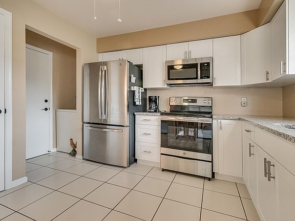 3rd image of 4701 Greentree Ter APT B