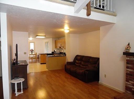 4th image of 183 Copperwood Dr