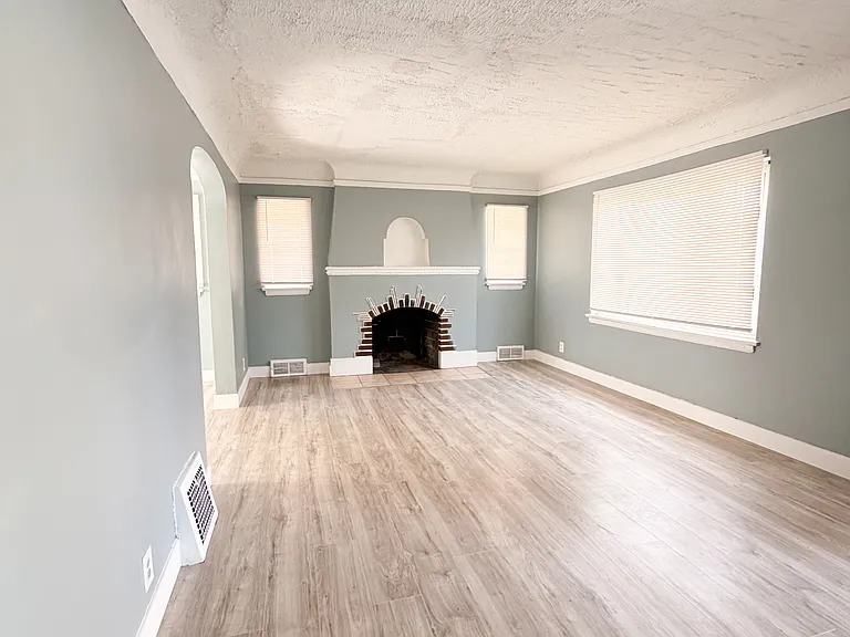 5267 Haverhill St — Photo 4