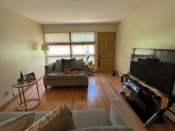 5th image of 1160 E Singer Cres #4