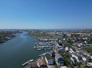 10 James St N, East Rockaway, NY 11518