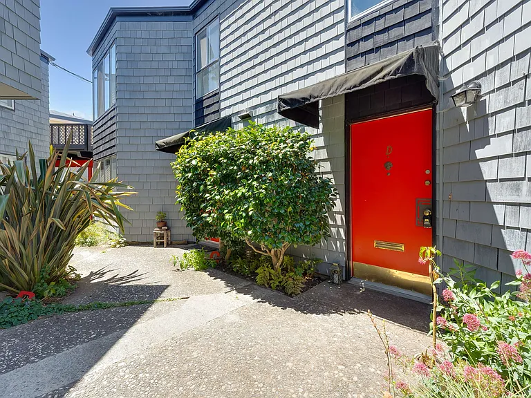 2723 Ashby Pl #D — Photo 2