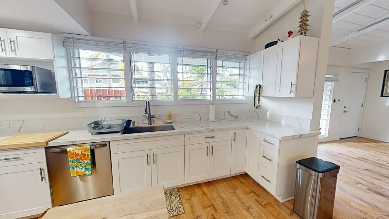 5 bed, 6.5 bath, 4503 sqft, $10,500 — Photo 2