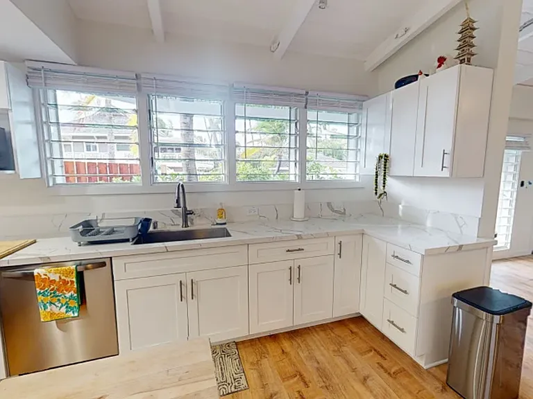 Completely renovated new kitchen and appliances