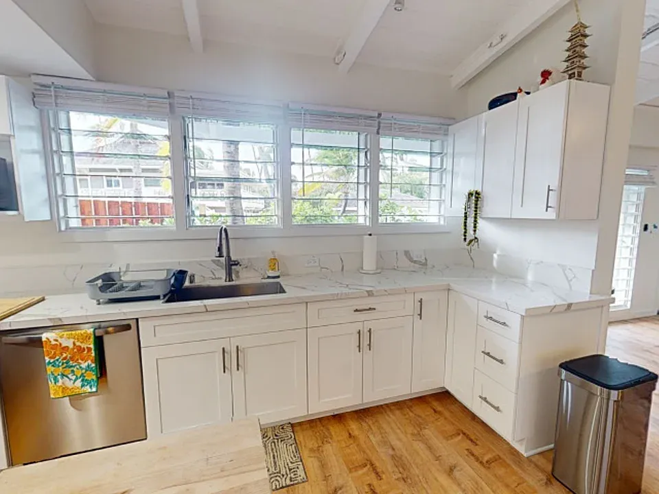 Completely renovated new kitchen and appliances