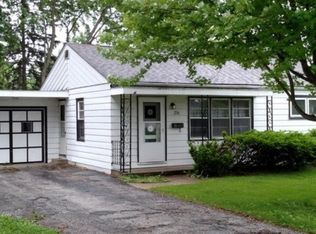 236 Helena Ave, Wauconda, IL 60084