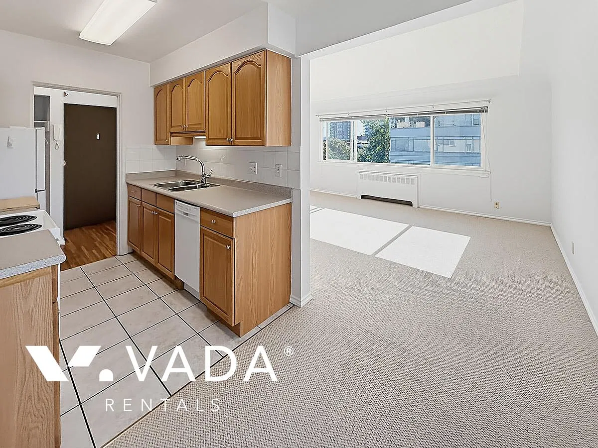 1208 Burnaby Street Vancouver — Photo 4