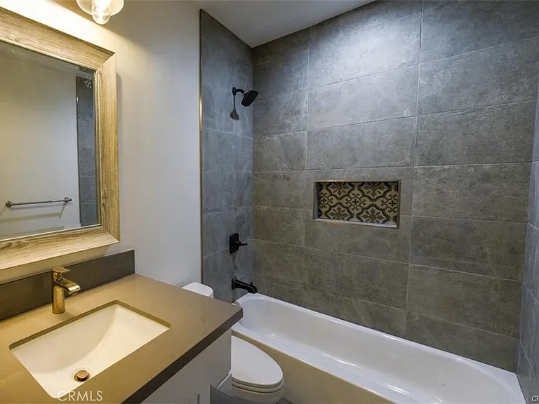 595 Ventura St — Photo 7