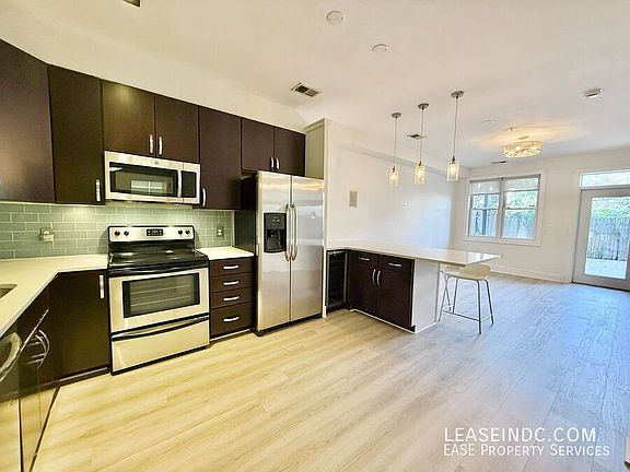 4th image of 245 15th St SE APT 101