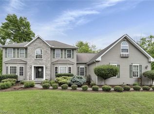 12085 Pheasant Ct, Chardon, OH 44024