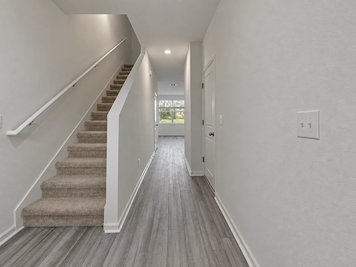 3 bed, 2.5 bath, 1364 sqft, $2,230 — Photo 2