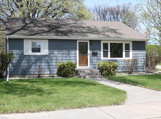 1126 Hammerling Ave, Grand Forks, ND 58201