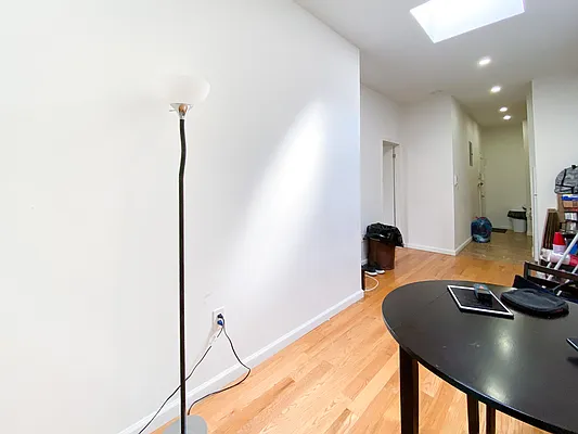 Rented by City Connections Realty | media 8