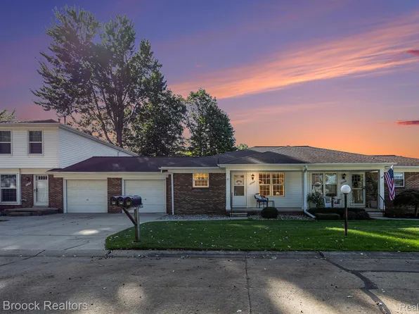 27968 Red Cedar Ln, Harrison Township, MI 48045