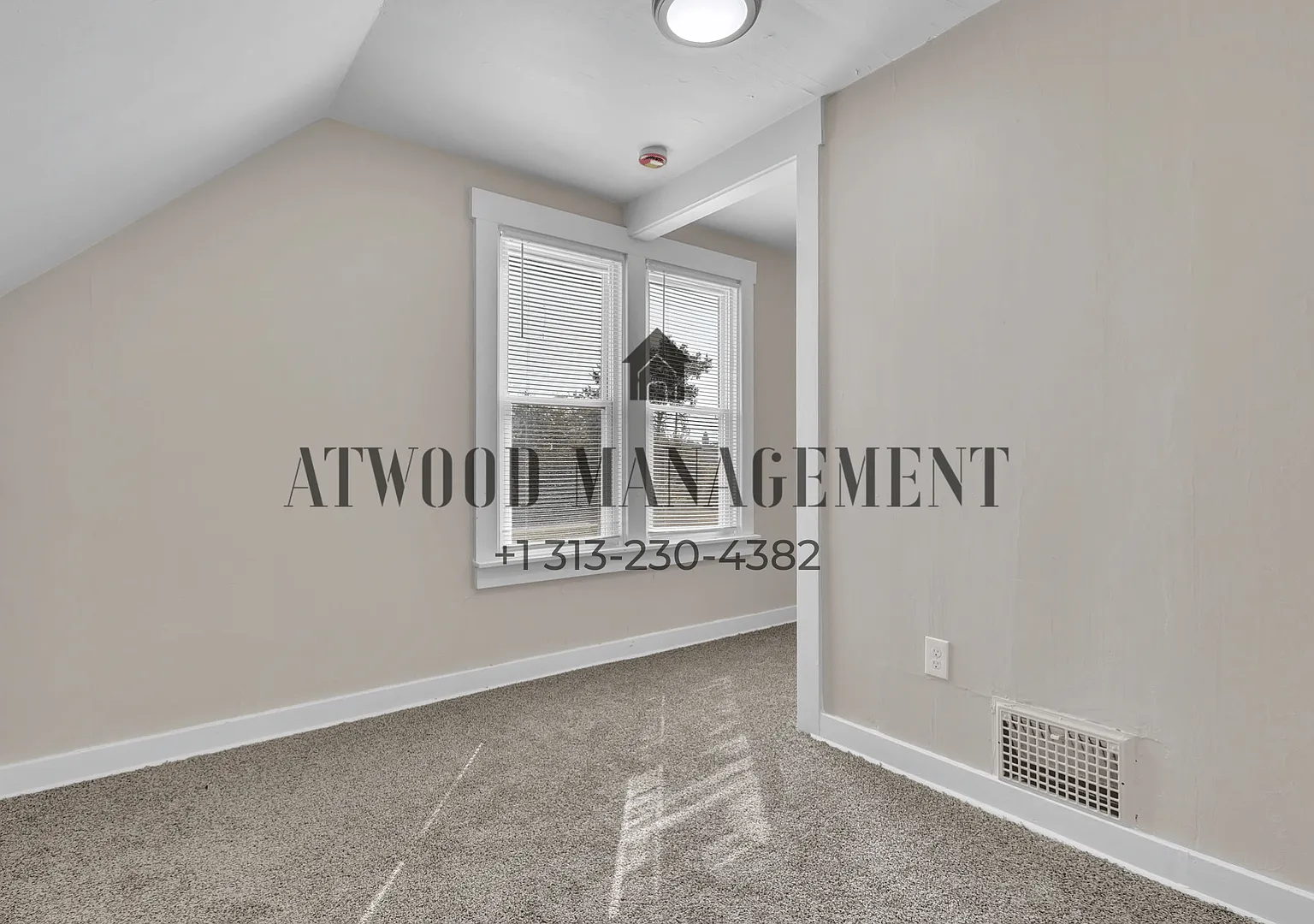 This beautifully updated 3-bedroom, 2-bath single-family home is ready for move-in! — Photo 4