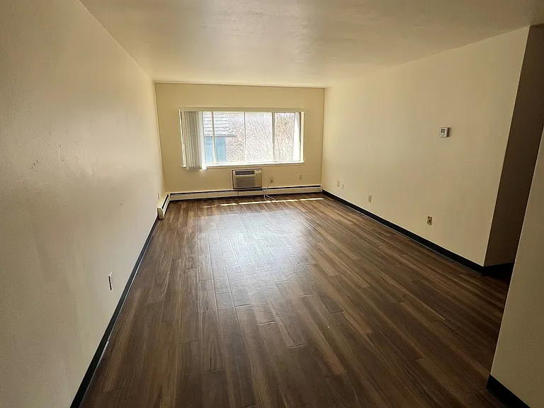 2515 N Oakland Ave #201 — Photo 9