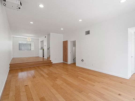 4th image of 1828 Barry Ave APT 8