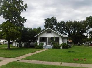 124 W Oak St, Independence, KS 67301
